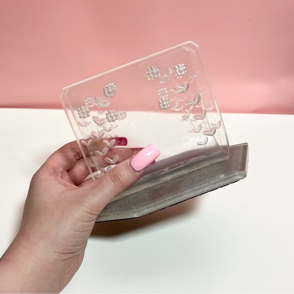 Vintage retro art deco floral acrylic lucite napkin holder - Picture 2 of 6